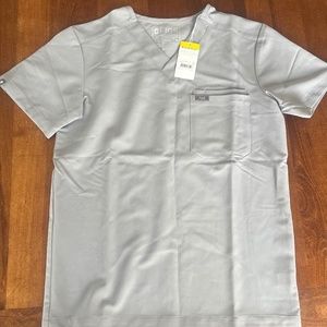 Figs Men’s Scrub Top XS Cement/Light Grey